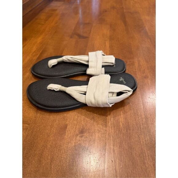 Woman’s Sanuk sandals size 10 - Picture 5 of 5